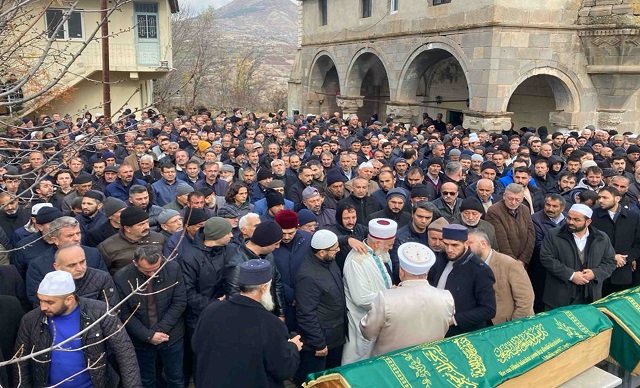 Ebediyete Uğurlandı