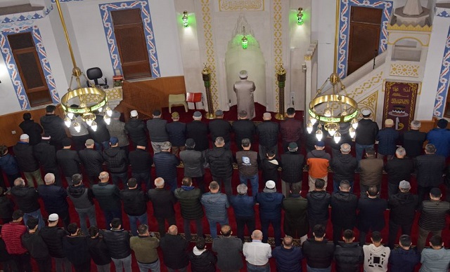 Eller Semaya Mehmetçik İçin Açıldı
