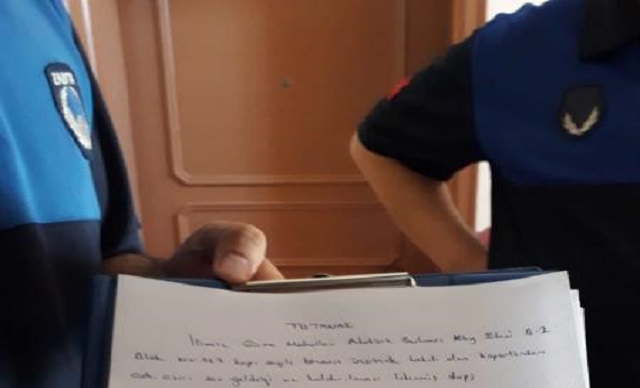 Ezan Sesinden Rahatsız Olundu!