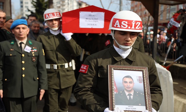 Gözyaşları İçinde Uğurlandı