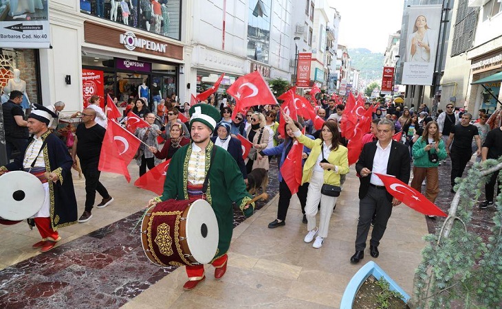 İSTANBUL’UN FETHİ COŞKUYLA KUTLANDI